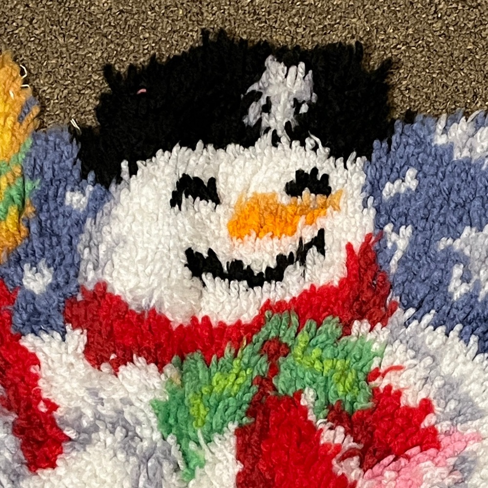 Vintage 1980s Latch Hook Christmas Snowman Handmade Winter Wall Hanging Rug Mat - Picture 2 of 6